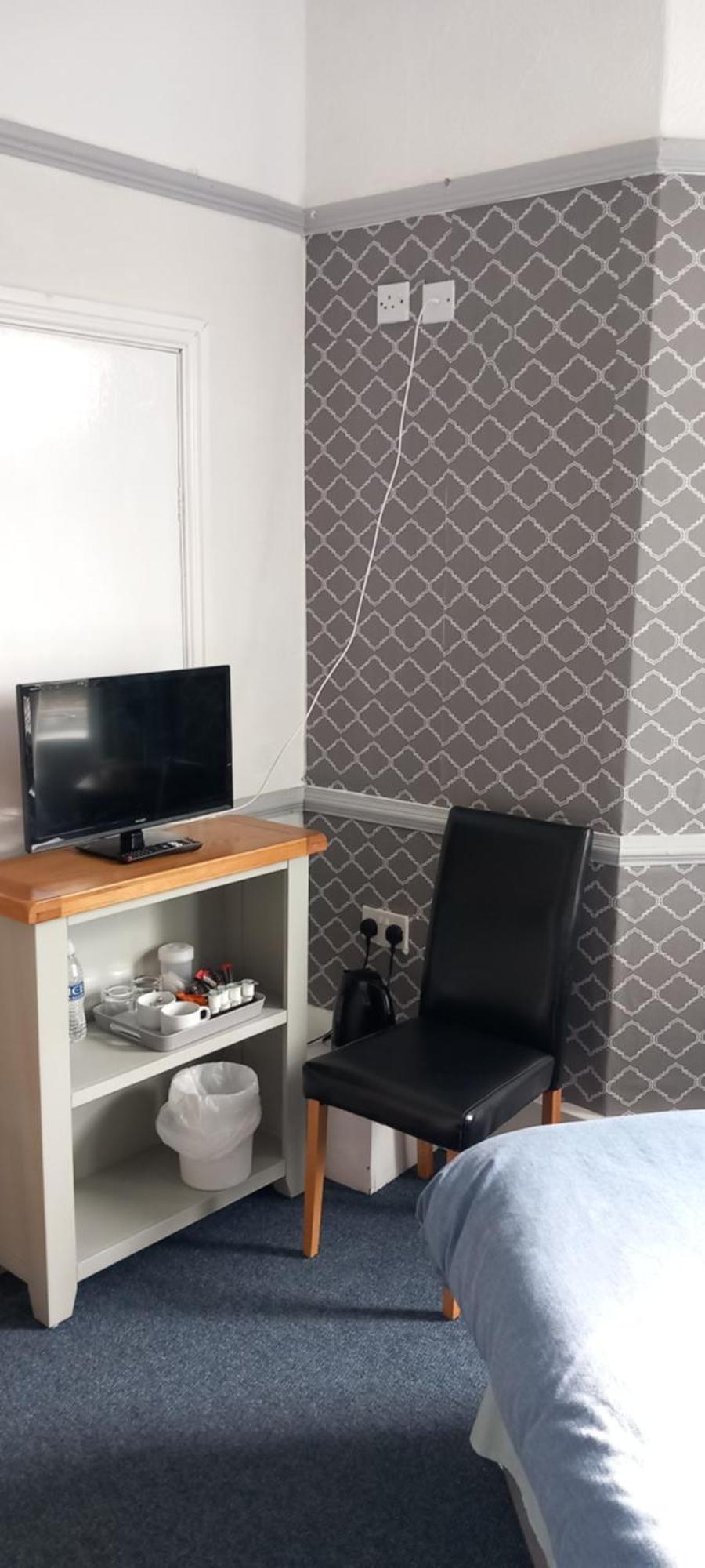 Ty Castell Guest House แคร์ฟิลลี ห้อง รูปภาพ